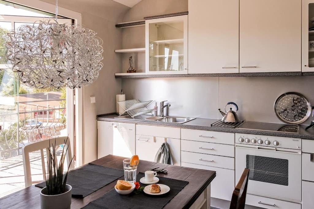 Charmante, Grosszuegige Ferienwohnung Villa Fleurie เบรตเทน ภายนอก รูปภาพ