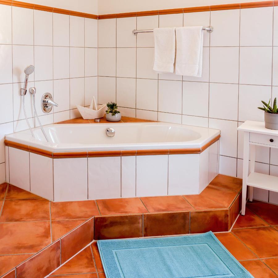 Charmante, Grosszuegige Ferienwohnung Villa Fleurie เบรตเทน ภายนอก รูปภาพ